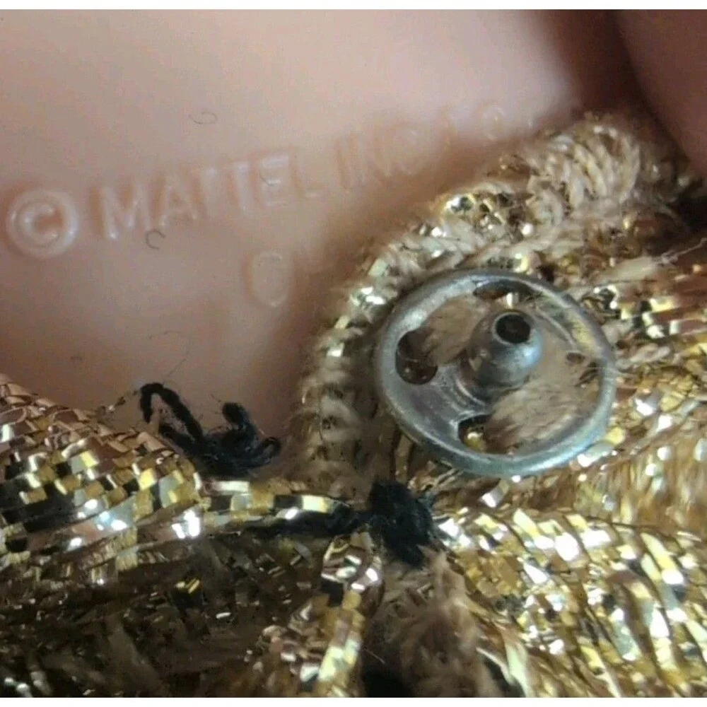 Barbie Elizabeth Taylor as Cleopatra Doll Gold Gown Headdress 1999 Mattel